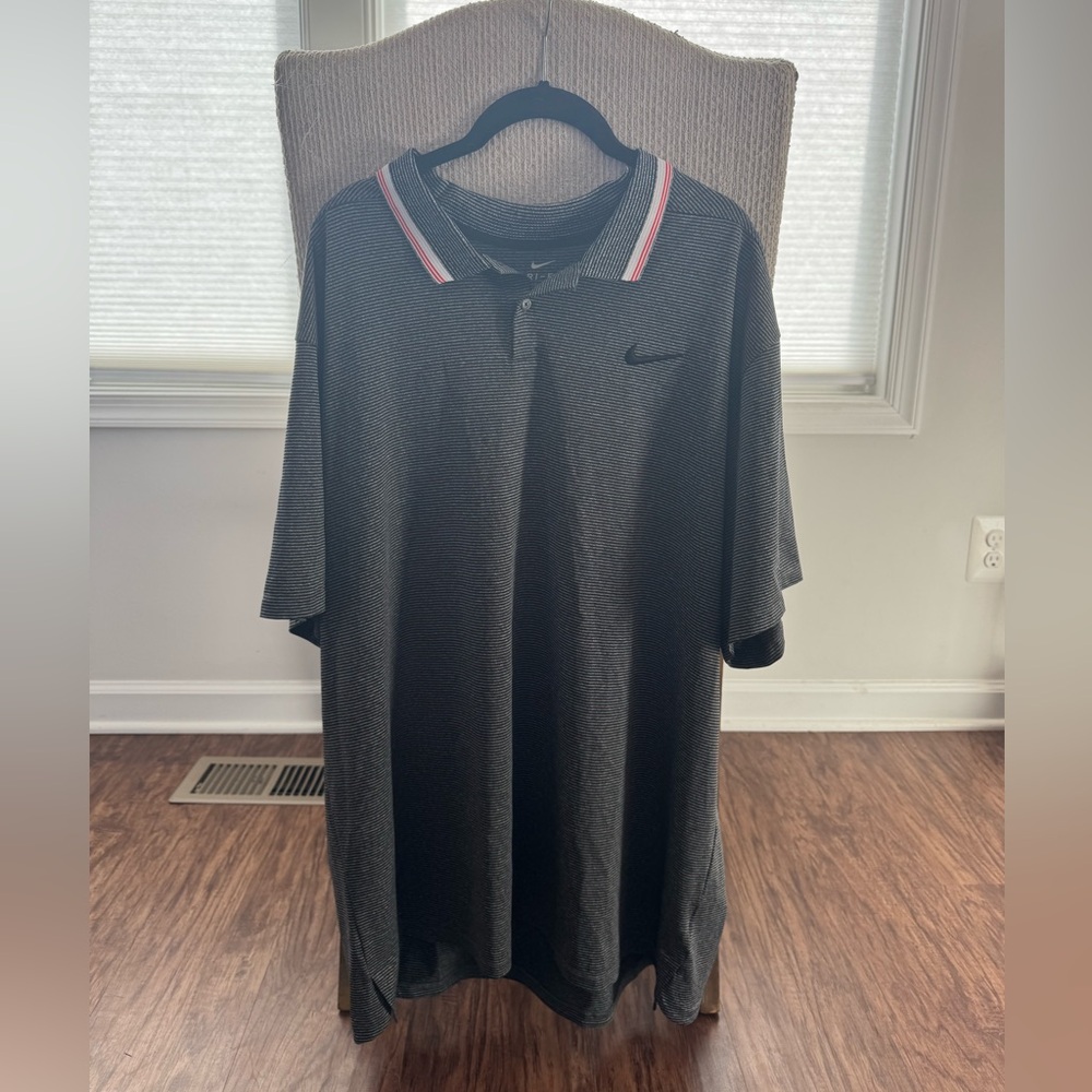 Nike Men's Polo in Black/Dark Grey Stripes